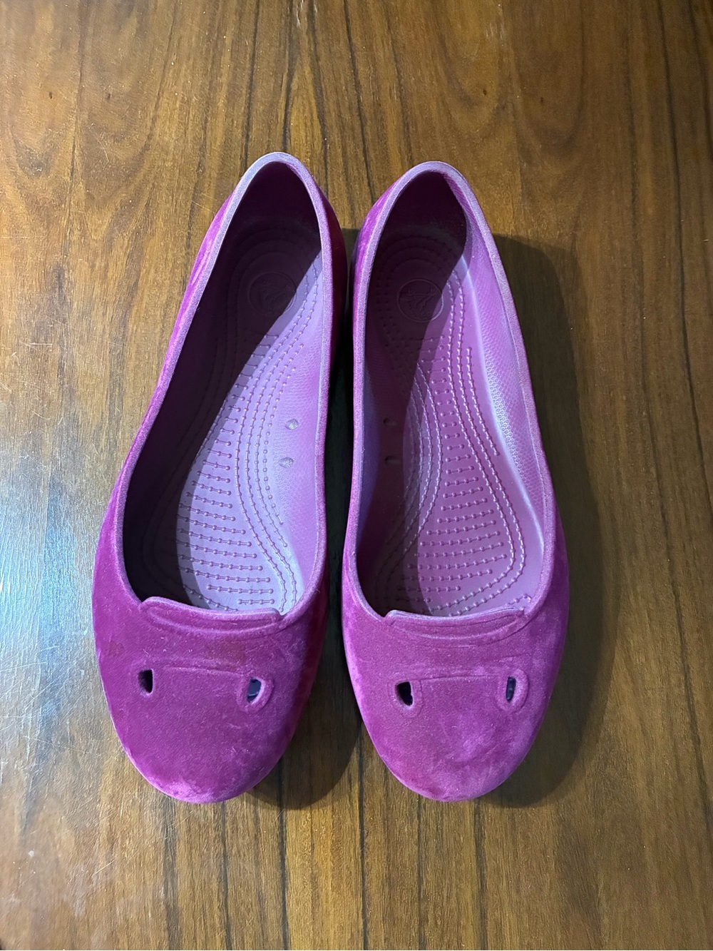 CROCS Women's Magenta Suede Ballet Flats
